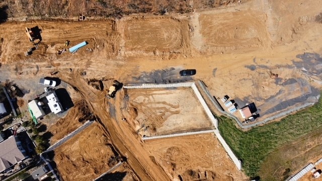 An aerial view of a construction site.